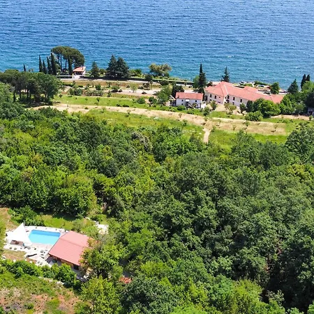 Cozy In With Outdoor Swimming Pool Holiday home