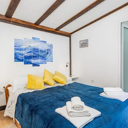 Cozy In With Outdoor Swimming Pool Holiday home Lovran